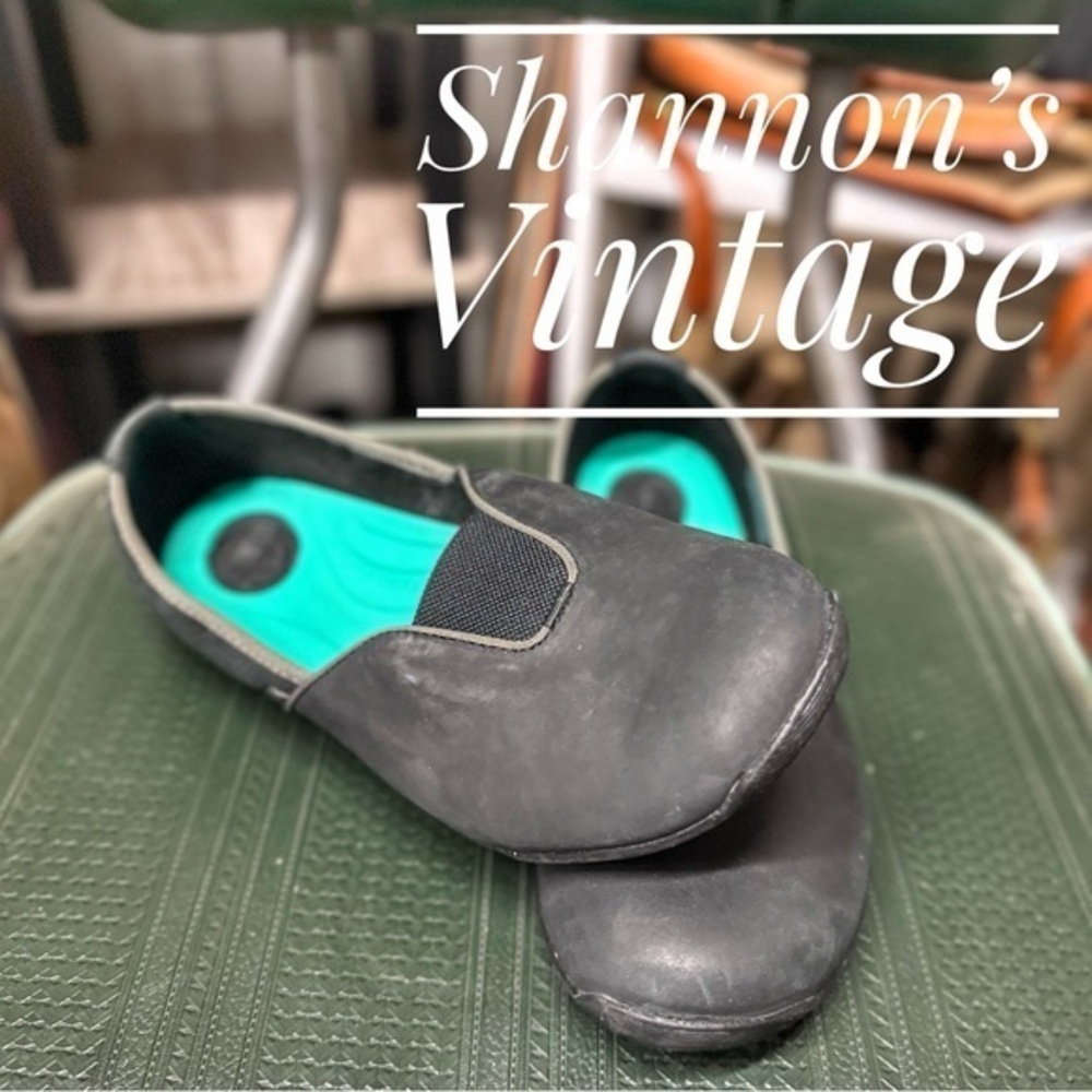 Teva women’s Niyama sz 8.5 flats